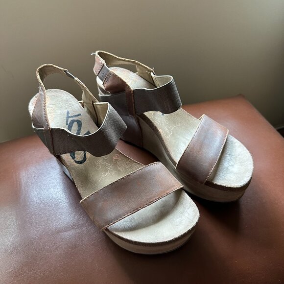 OTBT Bushnell Wedges | metallic zinc leather | 10 | gray brown heels - Picture 3 of 7